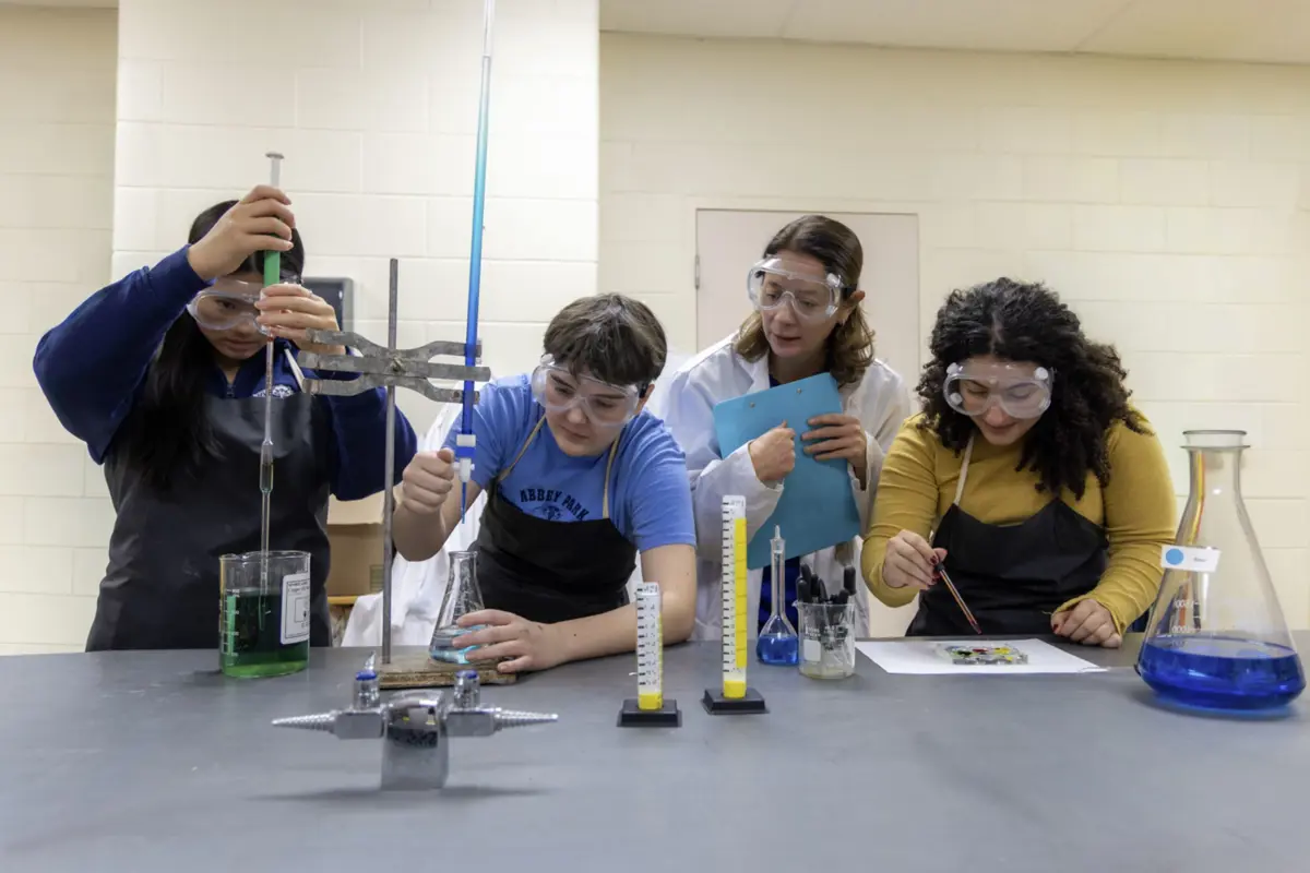 Specialist High Skills Major (SHSM) students at Abbey Park High School