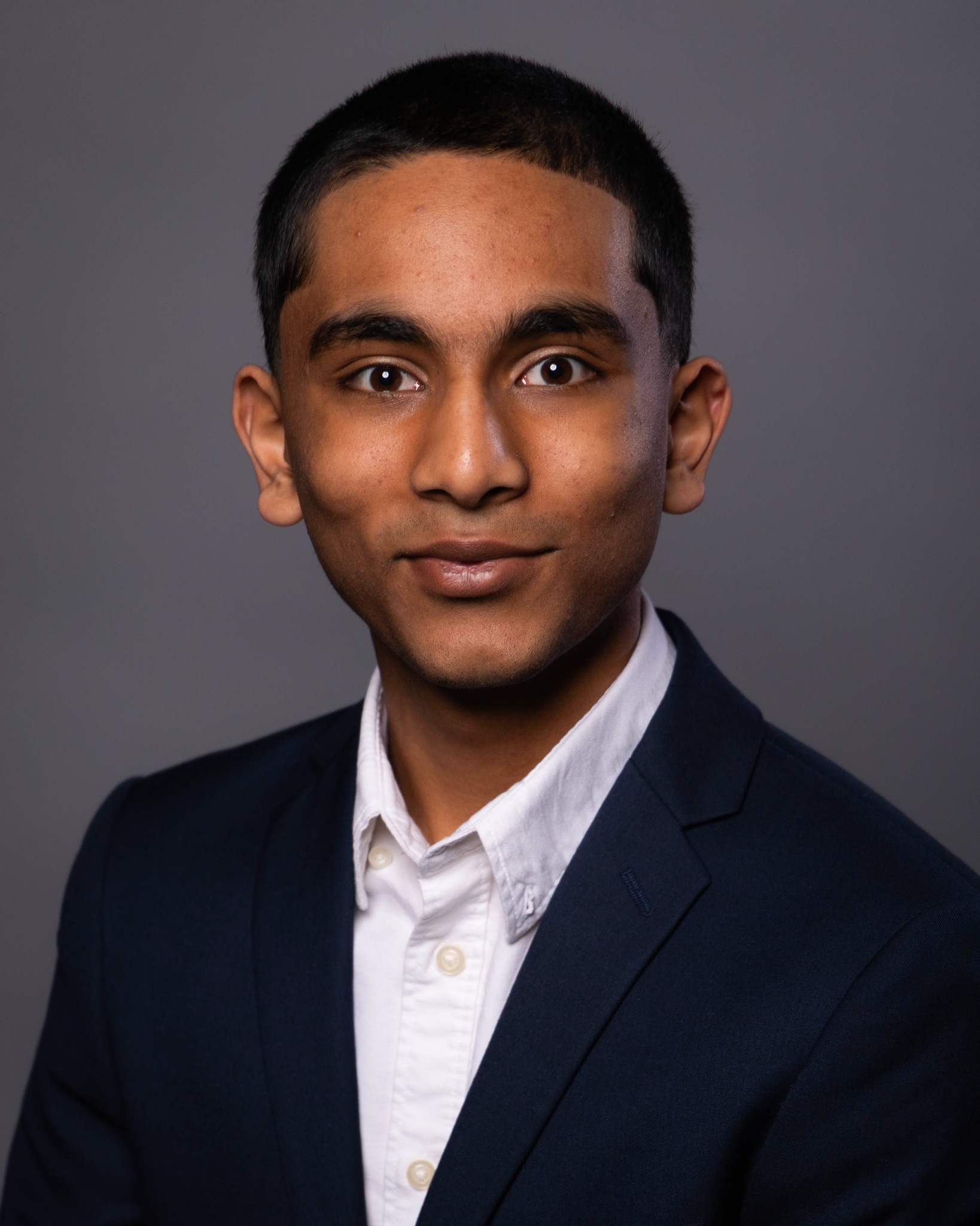 Portrait of Dhruv Aswani from Iroquois Ridge High School